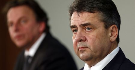 Szef dyplomacji Niemiec Sigmar Gabriel: poparcie dla pracy KE w sporze z Polską
