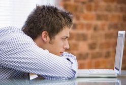 Etatowcom łatwiej w bankach. Inni czują się dyskryminowani