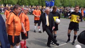 Premier Leszek Miller był gościem honorowym Podkarpackiego Forum Integracji Europejskiej