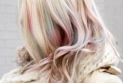 Opalizujący blond - najmodniejszy kolor jesieni