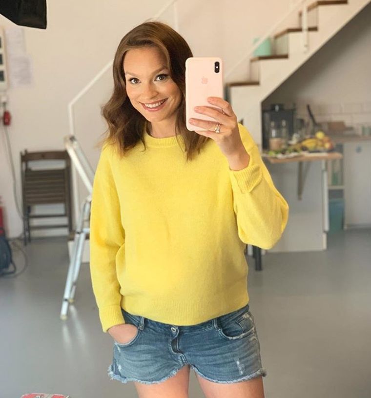 Ania Starmach pokazała ciążowy brzuszek