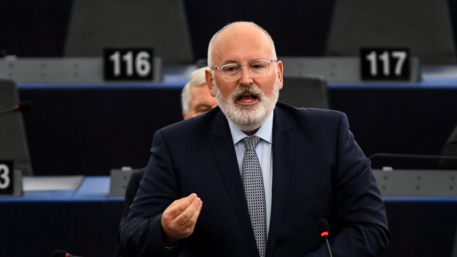 Frans Timmermans zabrał głos podczas posiedzenia komisji prawnej PE