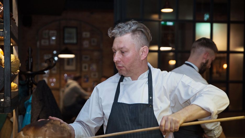 Przemysław Formela całe lata spędził jako szef kuchni gotując na statkach.
