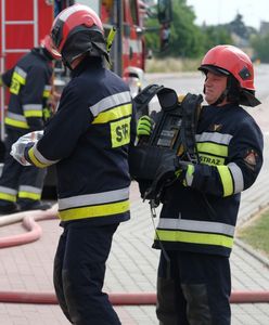 Nastolatkowie chcieli spalić zeszyt. Spłonęła murawa orlika w Mińsku Mazowieckim