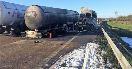 Tragiczny wypadek z udziałem samochodu osobowego i cysterny. Pojazdy zapłonęły. 1 osoba nie żyje