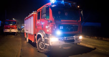 Jastrzębie-Zdrój. Tragiczny pożar na 10. piętrze. Nie żyje 65-latek