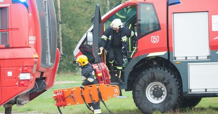 Wypadek w żwirowni. 11 jednostek straży pożarnej w akcji