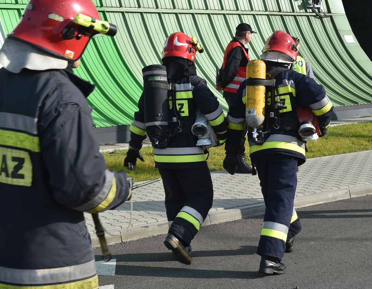 Strażacy zmienią kolor mundurów? MSWiA pracuje nad tym