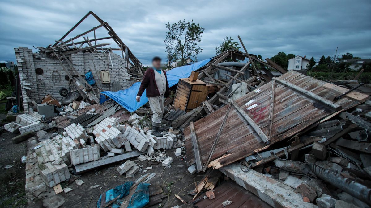 Skutki przejścia trąby powietrznej w gminie Wojciechów
