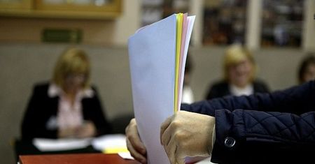 Służby w gotowości - premier wprowadził stopień alarmowy BRAVO-CRP. Tłumaczymy, co to jest i jakie są możliwe zagrożenia
