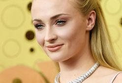 Sophie Turner przyłapana przez paparazzi. Celowo zakłada za duże ubrania