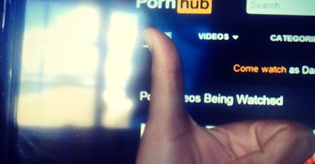 Pornografia na telefonie. Lepiej z tym uważaj