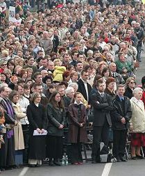 Łodzianie w ciszy obejrzeli transmisję z Watykanu