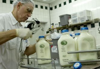 Protest w Spółdzielni Mleczarskiej Bielmlek. Mleczarze chcą swoich pieniędzy