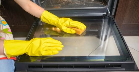 Jak wyczyścić piekarnik bez użycia chemii?