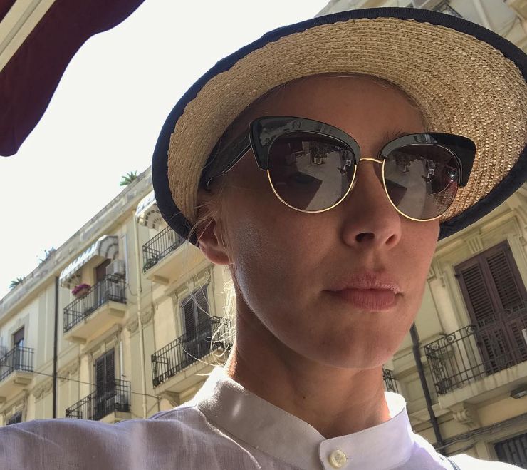 Seksowna Warnke zachwyciła fanów swoimi nogami