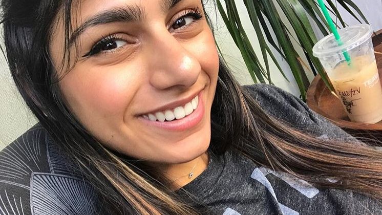 Mia Khalifa naraziła się muzułmanom nosząc hidżab w filmach pornograficznych