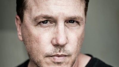 Lochlyn Munro najczęściej gra w serialach telewizyjnych np. w Detektywie Munku