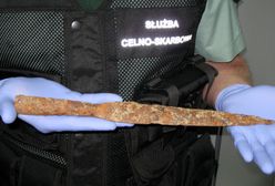 Zabytek sprzed setek lat na granicy z Białorusią. Leżał w skrzynce