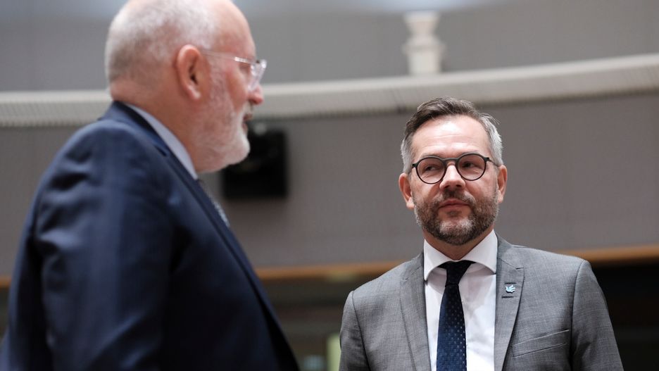 Wiceprzewodniczący KE Frans Timmermans i minister ds. europejskich Niemiec Michael Roth