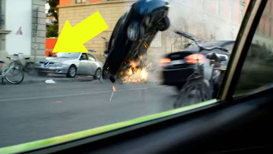 Wprawne oko internauty wypatrzyło w oddali Ryana Reynoldsa. Kłopot w tym, że jedzie on samochodem