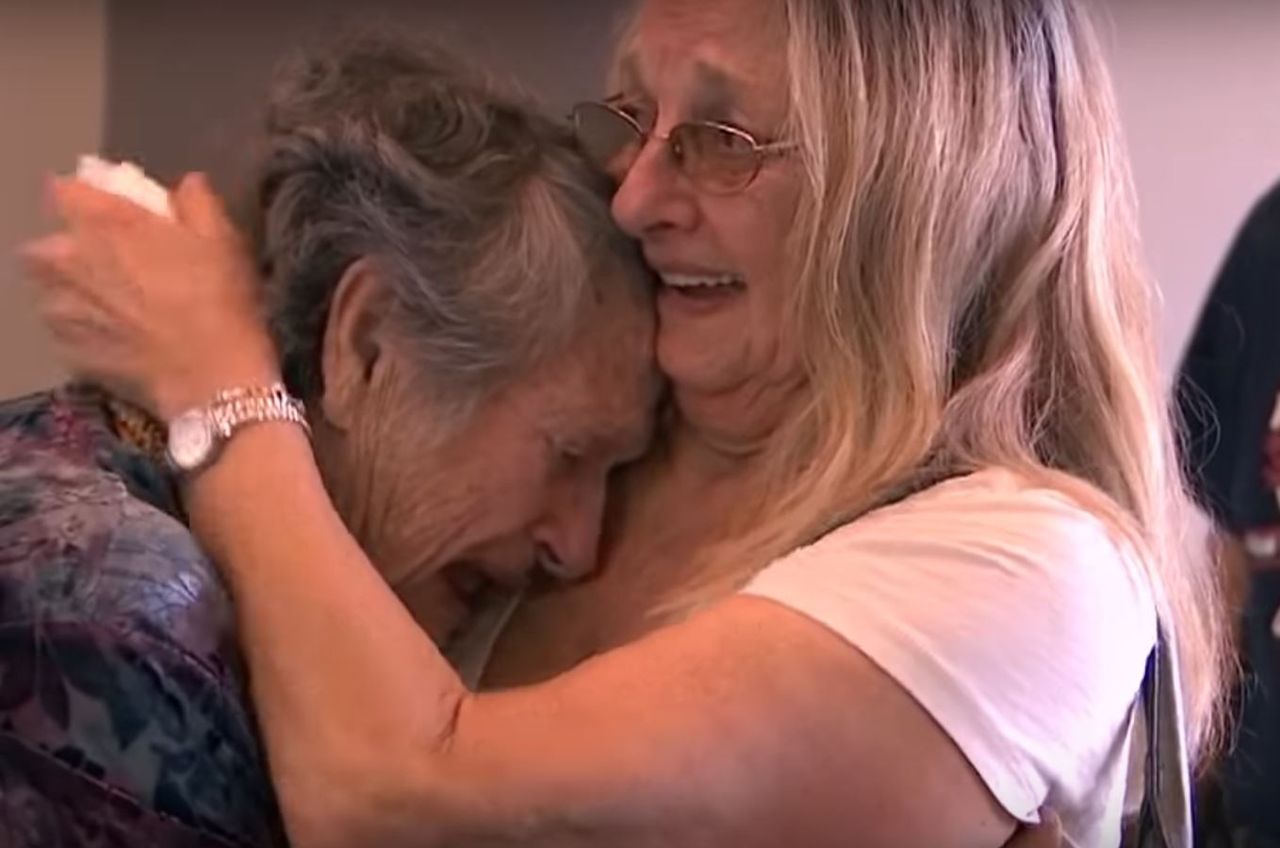 Czekały na spotkanie 69 lat. Matkę i córkę spotkał świąteczny cud