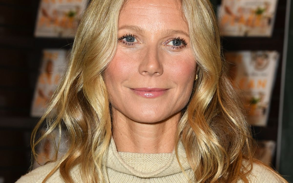 Gwyneth Paltrow pozuje topless na Instagramie. Mówi o raku piersi