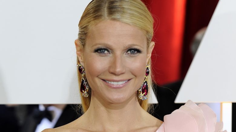 (150222) -- LOS ANGELES, Feb. 22, 2015 () -- Gwyneth Paltrow arrives for the red carpet of the 87th Academy Awards at the Dolby Theater in Los Angeles, the United States, on Feb. 22, 2015. (/Yang Lei)