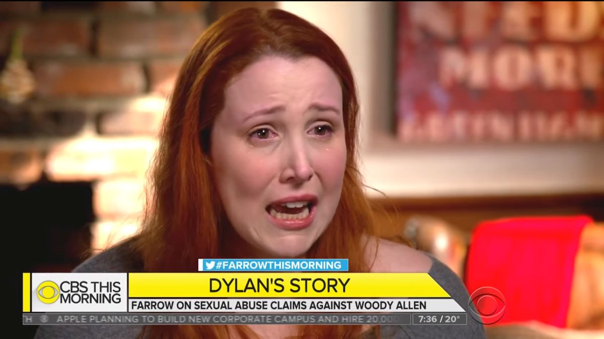 Córka Woody'ego Allena ze łzami w oczach patrzyła na jego twarz. "Miałam 7 lat, kiedy dotknął moich miejsc intymnych"