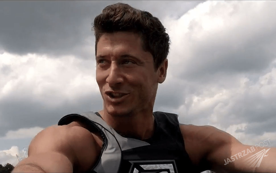 Robert Lewandowski ryczy na motorówce