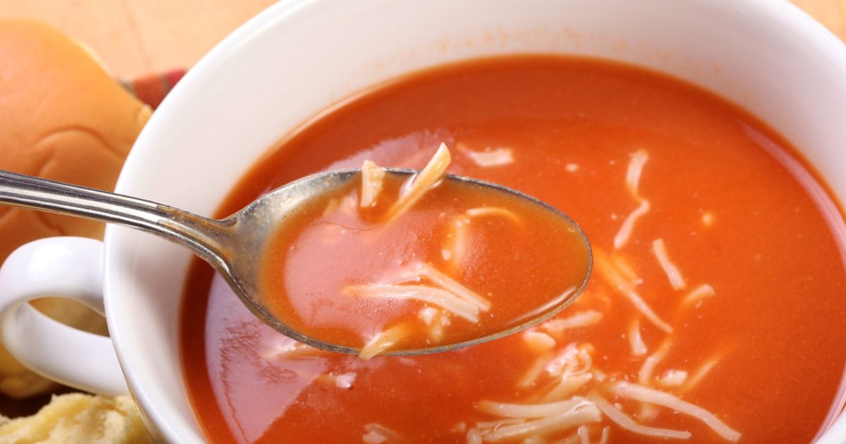 Zupa pomidorowa - Pyszności; Foto Canva.com