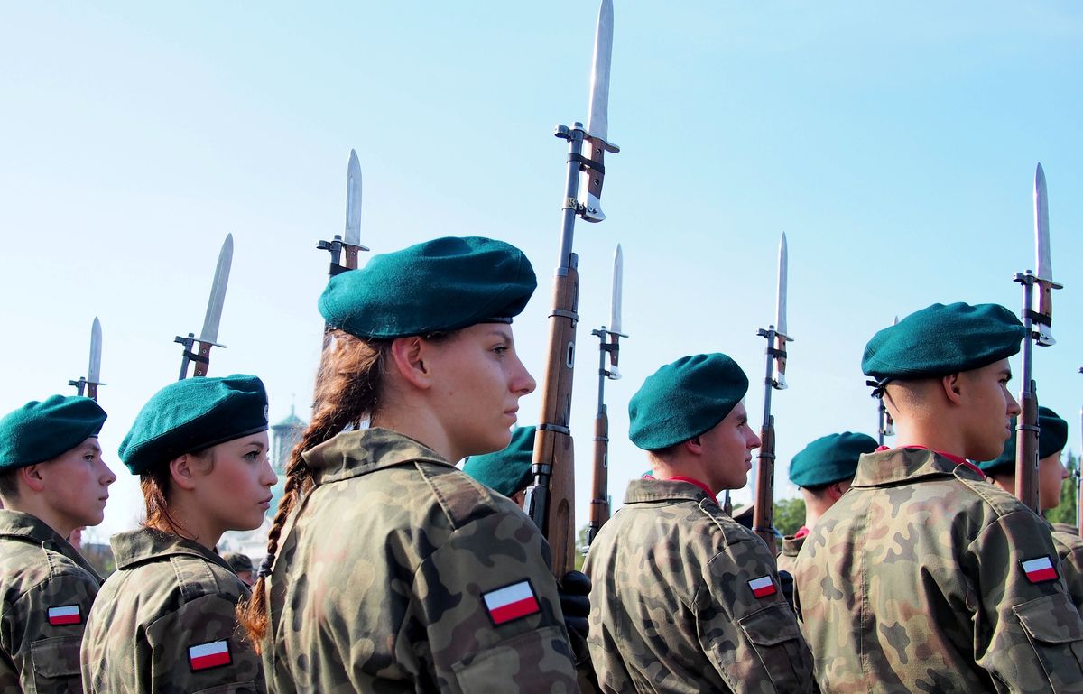 BBC pokazała materiał o polskich klasach mundurowych. Zwraca uwagę na "wzrost patriotyzmu"
