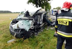 Groźny wypadek. Renault master wjechało w naczepę ciężarówki