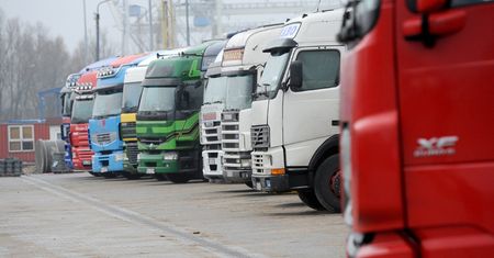 Kierowcę zaalarmowało pukanie z zaplombowanego kontenera