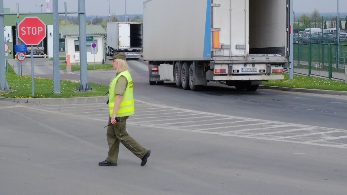 Przejście graniczne w Medyce. Co dalej z eksportem i importem?