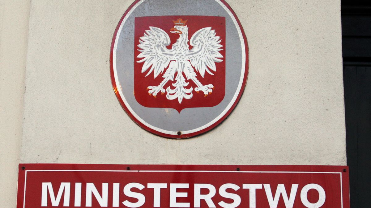 - Właściciele firm farmaceutycznych mają też media i linie lotnicze - mówi rzecznik resortu