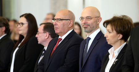 Oświadczenia majątkowe ministrów. Niektórzy mają 2 tys. zł oszczędności