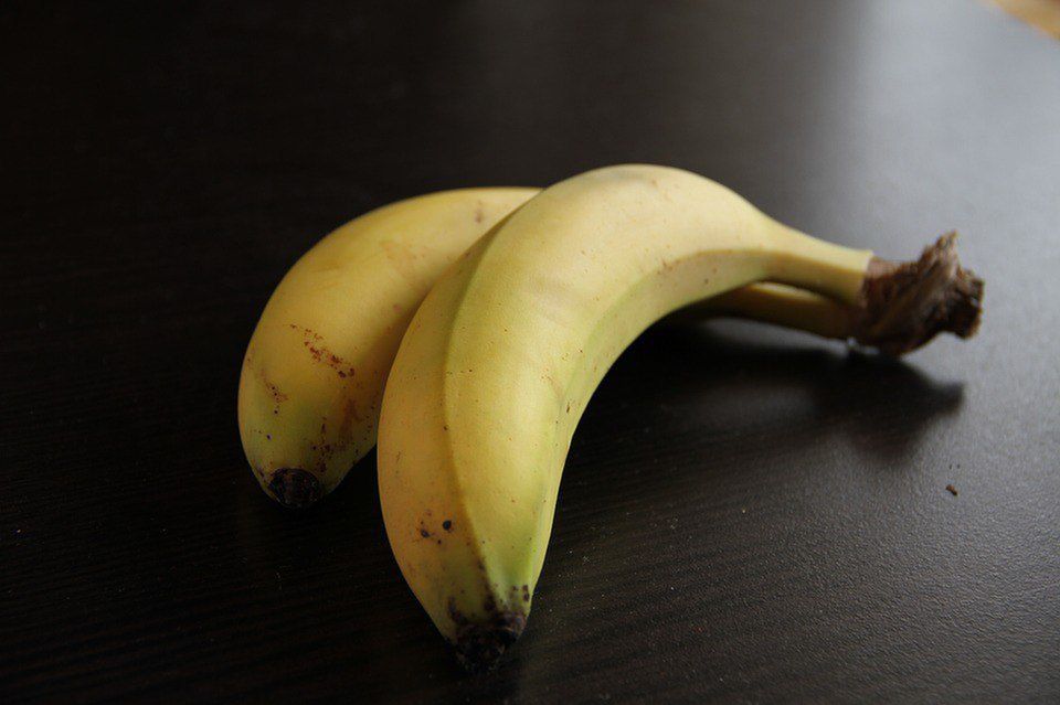 Jedz 2 banany dziennie, a Twój organizm Ci za to podziękuje. Ich wpływ na zdrowie jest niewiarygodny