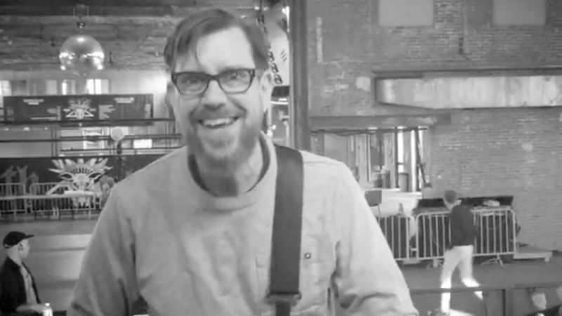 Alex Brown był gitarzystą Gorilla Biscuits, Side by Side i Project X