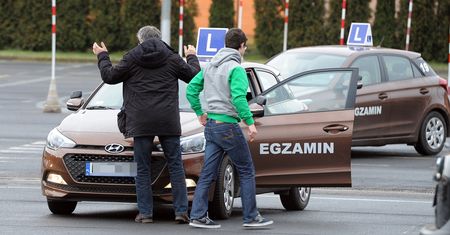 Co wiesz o nowych przepisach dla młodych kierowców?