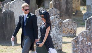 Meghan i Harry na ślubie przyjaciół. Księżna miała na sobie sukienkę z sieciówki