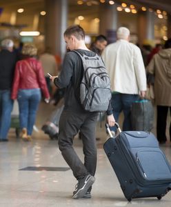 UOKiK przestrzega przed jedzeniem na dworcach i na stacjach benzynowych. Możesz się naciąć