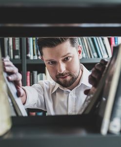 Pierwszą część "Chyłki" napisał w miesiąc. Teraz Remigiusz Mróz rzucił wyzwanie Netfliksowi