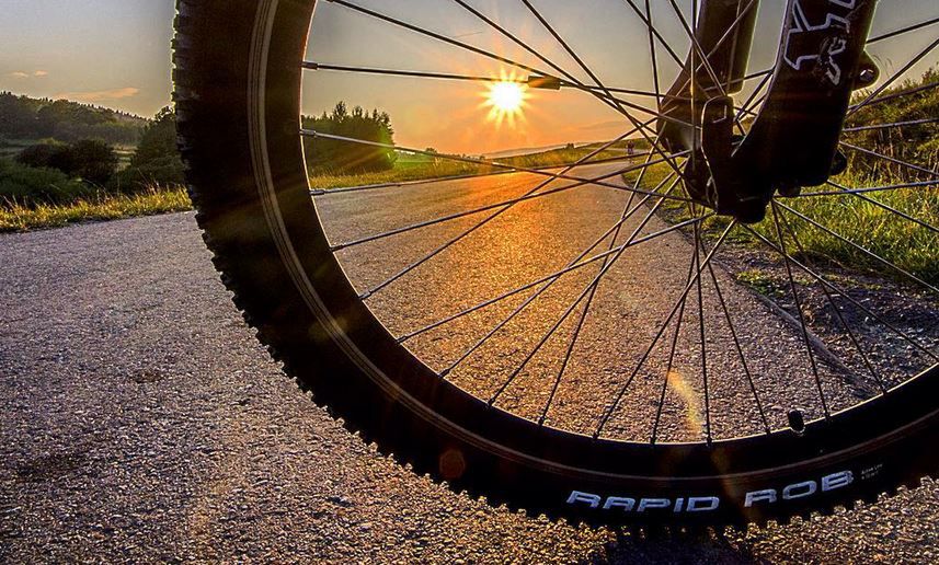 Objechała całą Polskę na rowerze. Ta dziewczyna daje radę