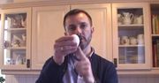 Tomasz Rożek z "Sondy 2" pokazał w prostym eksperymencie, jak sprawdzić wiek jajka