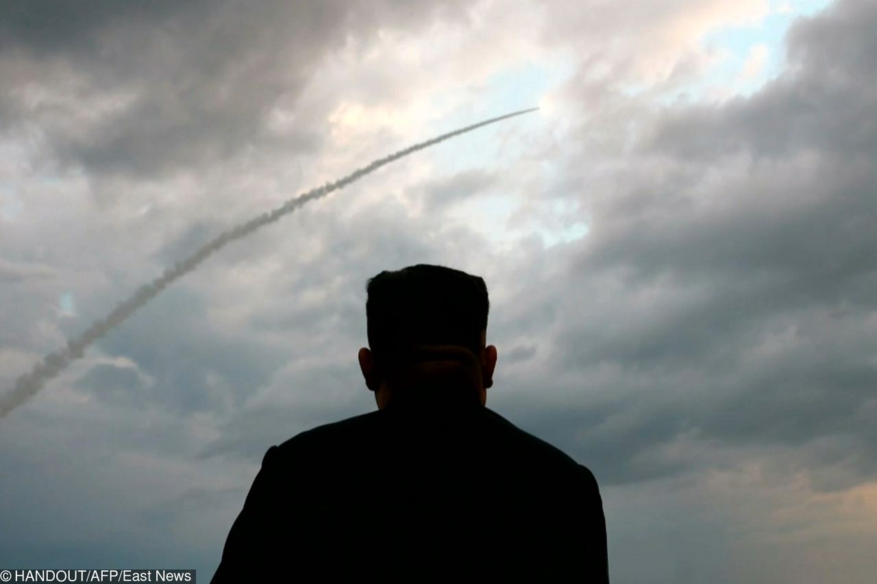 Kim Dzong Un testuje nowe rakiety. Trump daje mu zielone światło