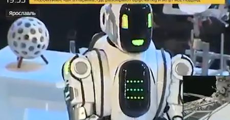 Rosyjski robot zachwycił umiejętnościami. Tylko... to nie był robot