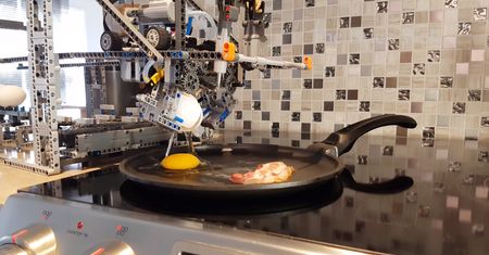 Robot, który usmaży ci śniadanie. Zrobił go korzystając z klocków LEGO