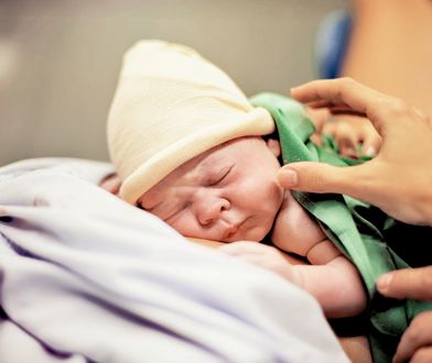 Koronawirus u noworodka. Trudny poród w Wielkiej Brytanii