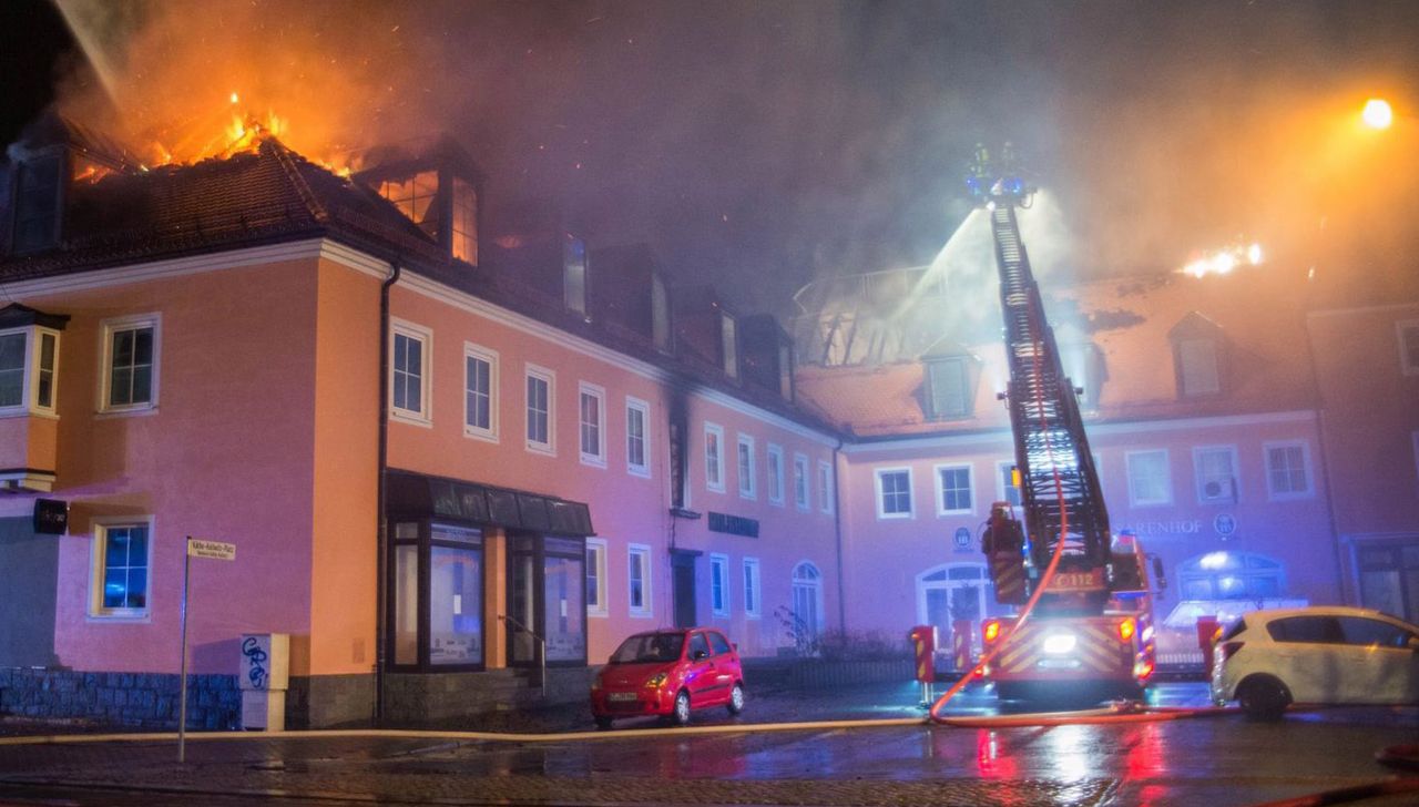 Dom imigrantów płonął, ludzie wiwatowali